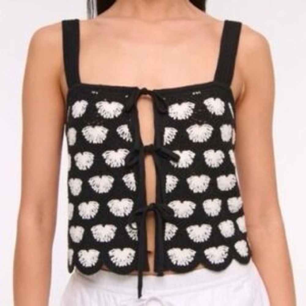 Abercrombie & Fitch Black Crochet Tie-Front Tank with White Heart Motif - Picture 2 of 5